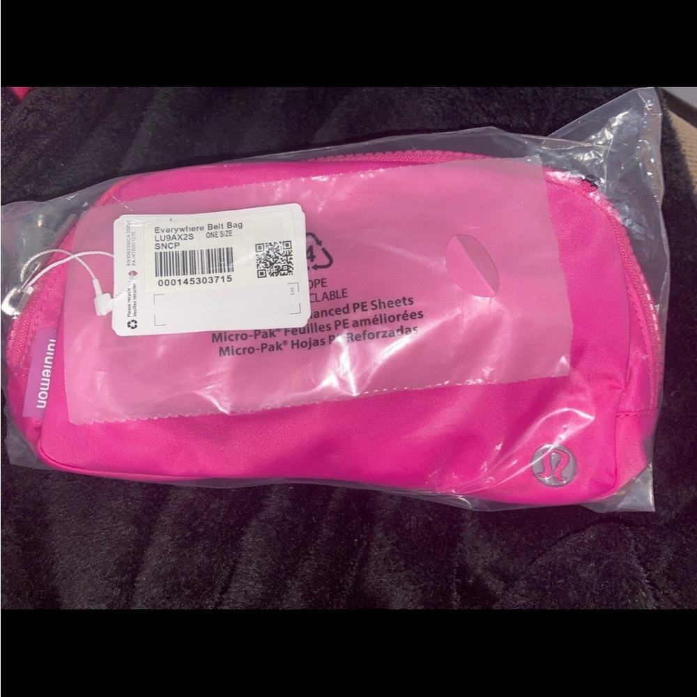 BRAND NEW Lululemon Wear Everywhere Sonic Pink Belt Bag